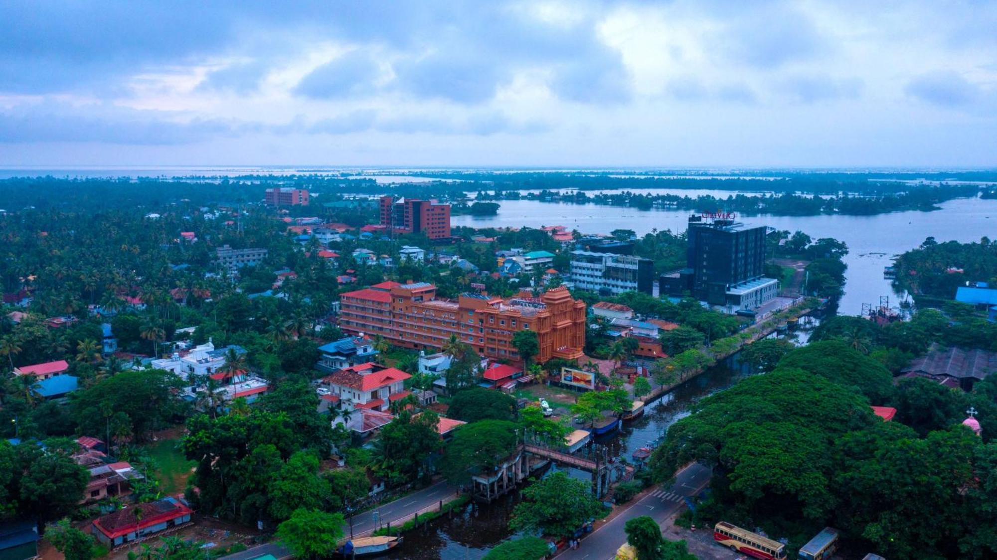 Haveli Backwater Resort Alappuzha Exterior photo